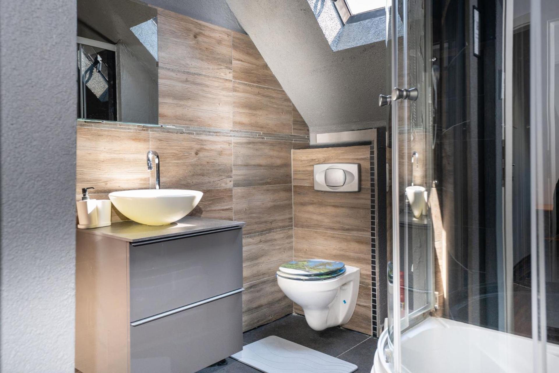 12: Privatzimmer Fuer Reisende Durch Koblenz Coblenza Exterior foto